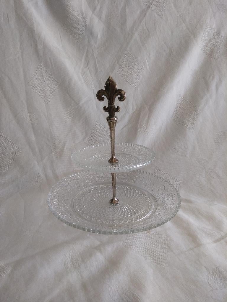 ETAGERE, ca 25 cm hoog, verzilverd armatuur + 2 glasplateaus, Ophalen of Verzenden