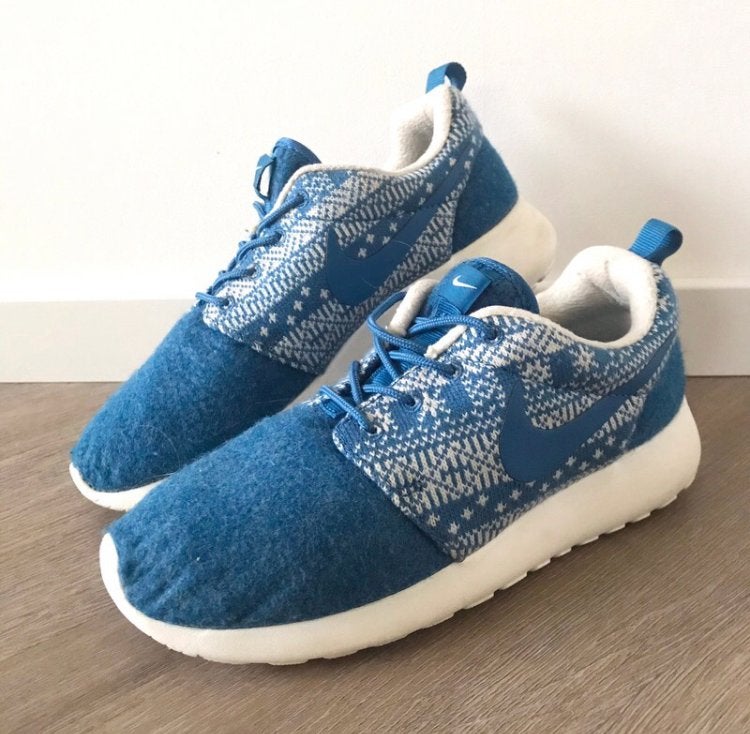Nike Roshe Run Winter - Blauw/Wit - Maat 37.5, Ophalen of Verzenden, Gedragen, Blauw, Sneakers of Gympen