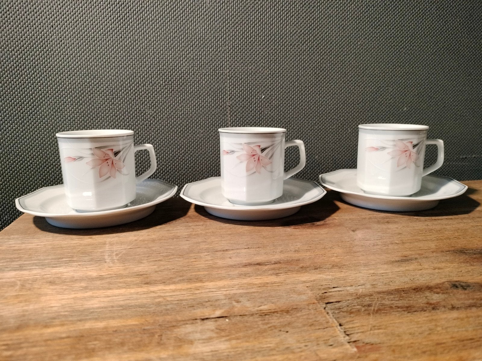 Vintage Douwe Egberts kop en schotels, Ophalen of Verzenden, Porselein, Overige stijlen, Kop(pen) en/of Schotel(s)