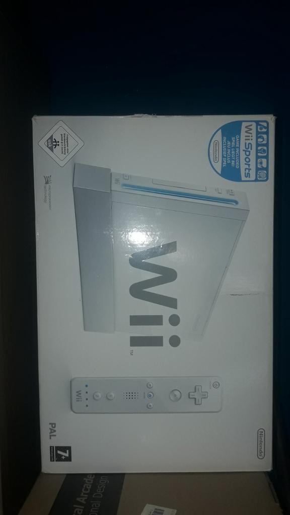 Nintendo Wii Boxed (geen sensor bar of wii mote), Spelcomputers en Games, Spelcomputers | Nintendo Wii, Gebruikt, Met 1 controller