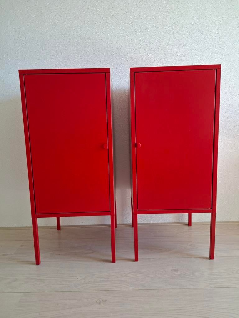 2 rode Ikea metalen nachtkastjes/opbergkasten, Ophalen, Zo goed als nieuw