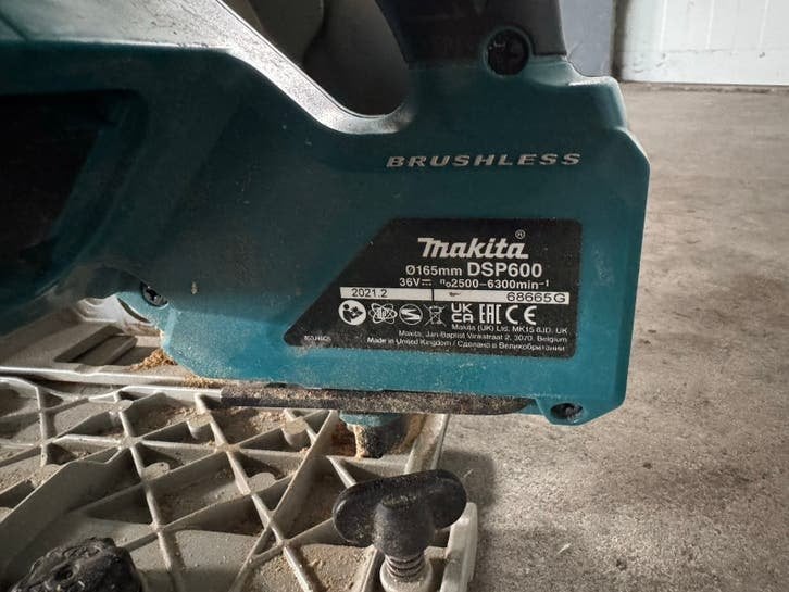 Foto 6 van Makita Invalzaag DSP600Z met geleider en extra zaagblad