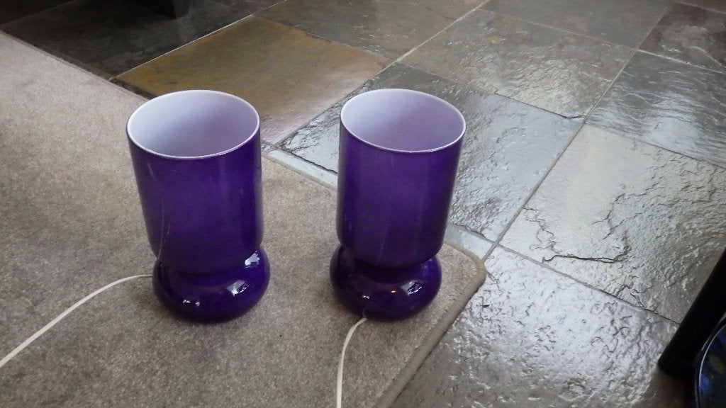 twee glazen tafellampen van glas in de kleur paars (Ikea), Overige typen, Gebruikt, E14 (klein), Ophalen of Verzenden