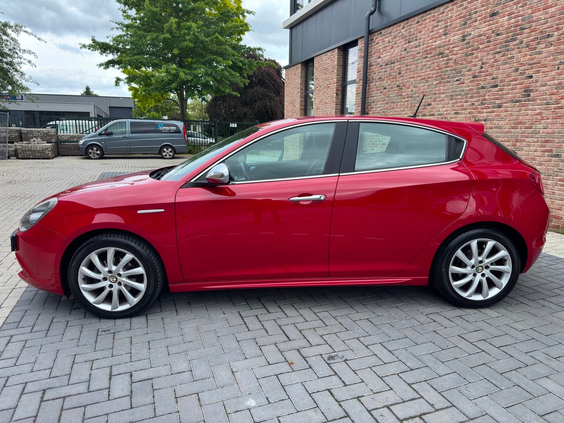 Alfa Romeo Giulietta 1.4 T Distinctive, Voorwielaandrijving, Euro 5, Gebruikt, 4 cilinders