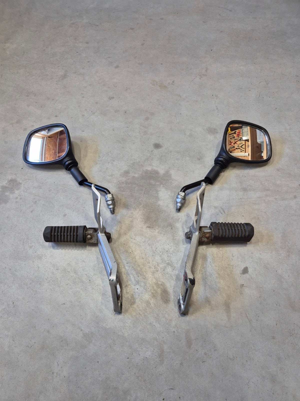 Aprilia Pegaso voetsteunen en spiegels, Ophalen, Gebruikt