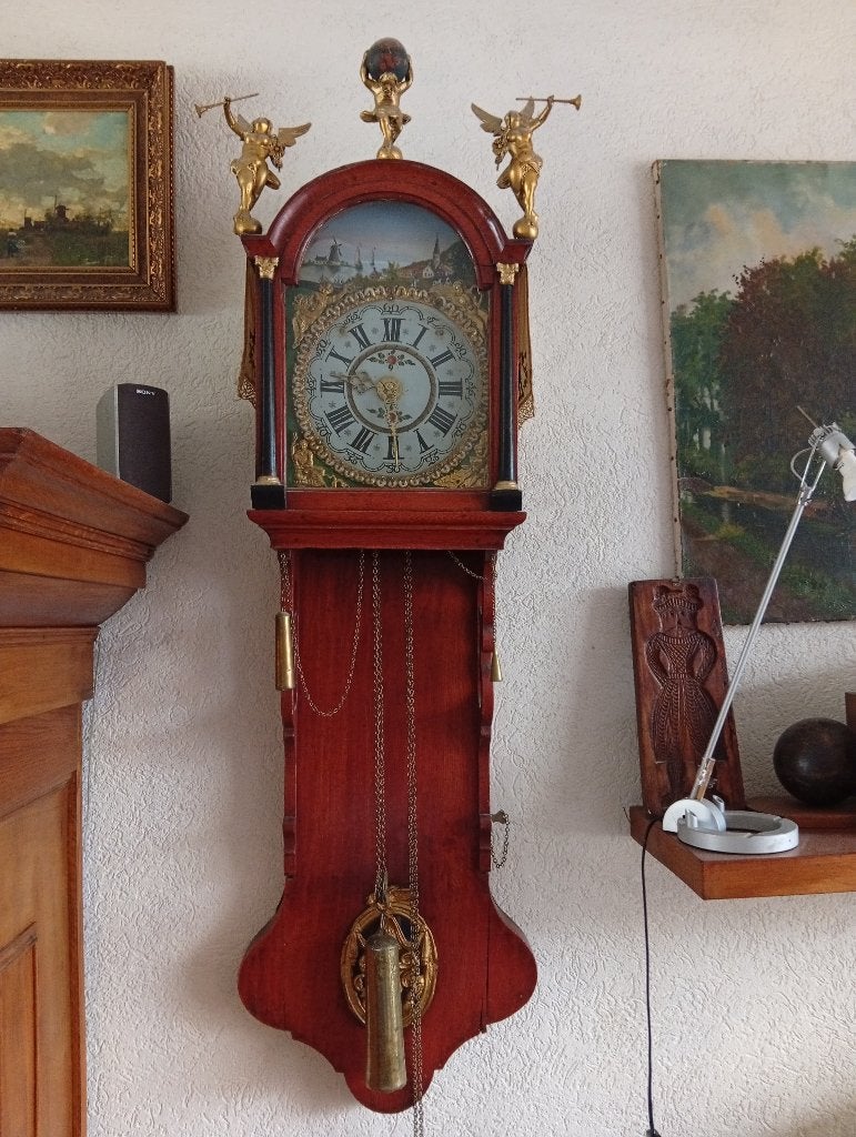 Te koop antieke Friese bruine staartklok, Ophalen