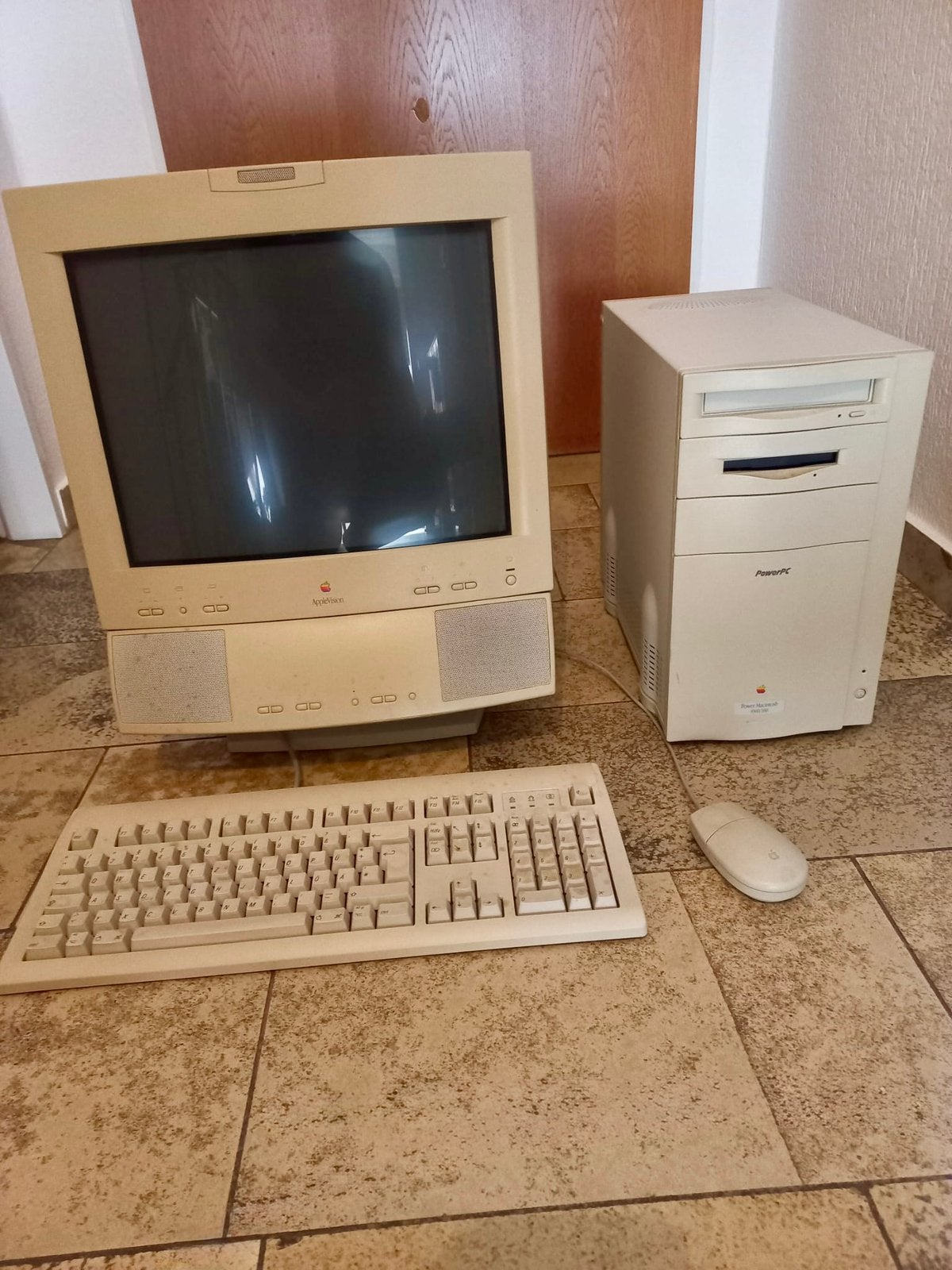 Apple Power Macintosh 8500/180 – met Apple Vision 1710, Ophalen
