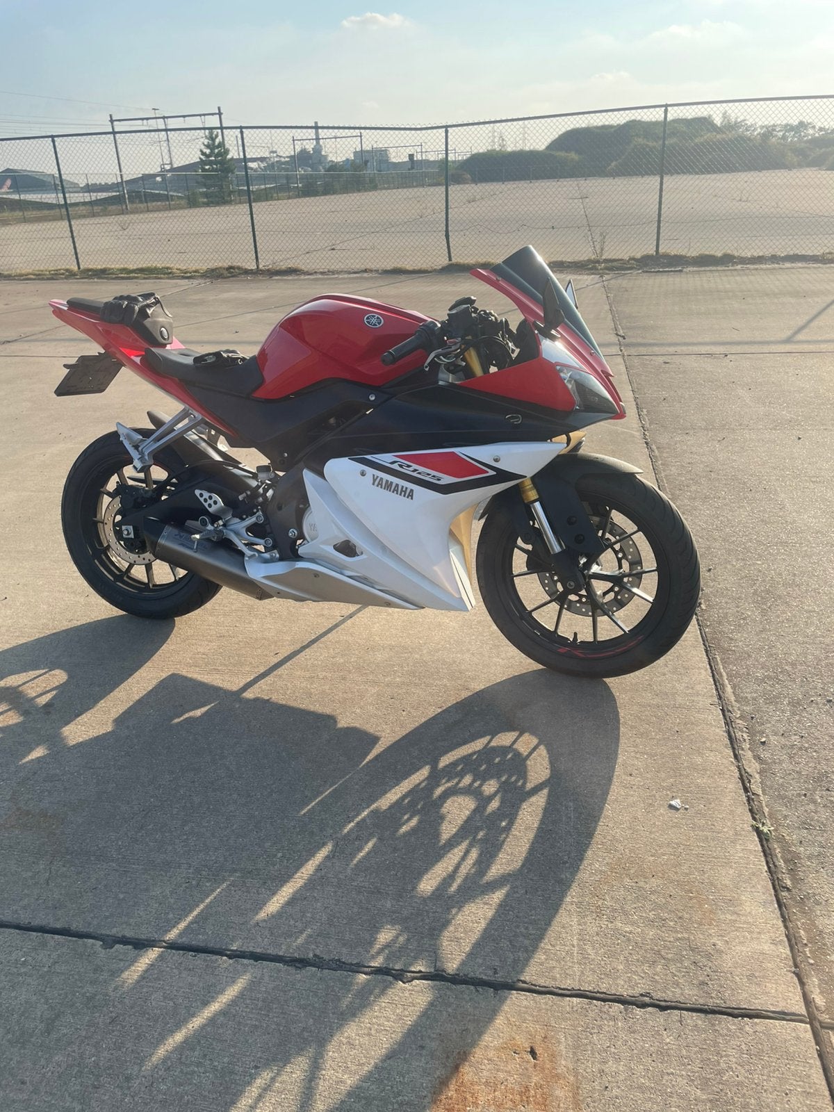 Yamaha yzf r125, Motoren, Motoren | Yamaha, Particulier, Sport, 11 kW of minder, 1 cilinder, Minimaal motorrijbewijs A1, Sportuitlaat