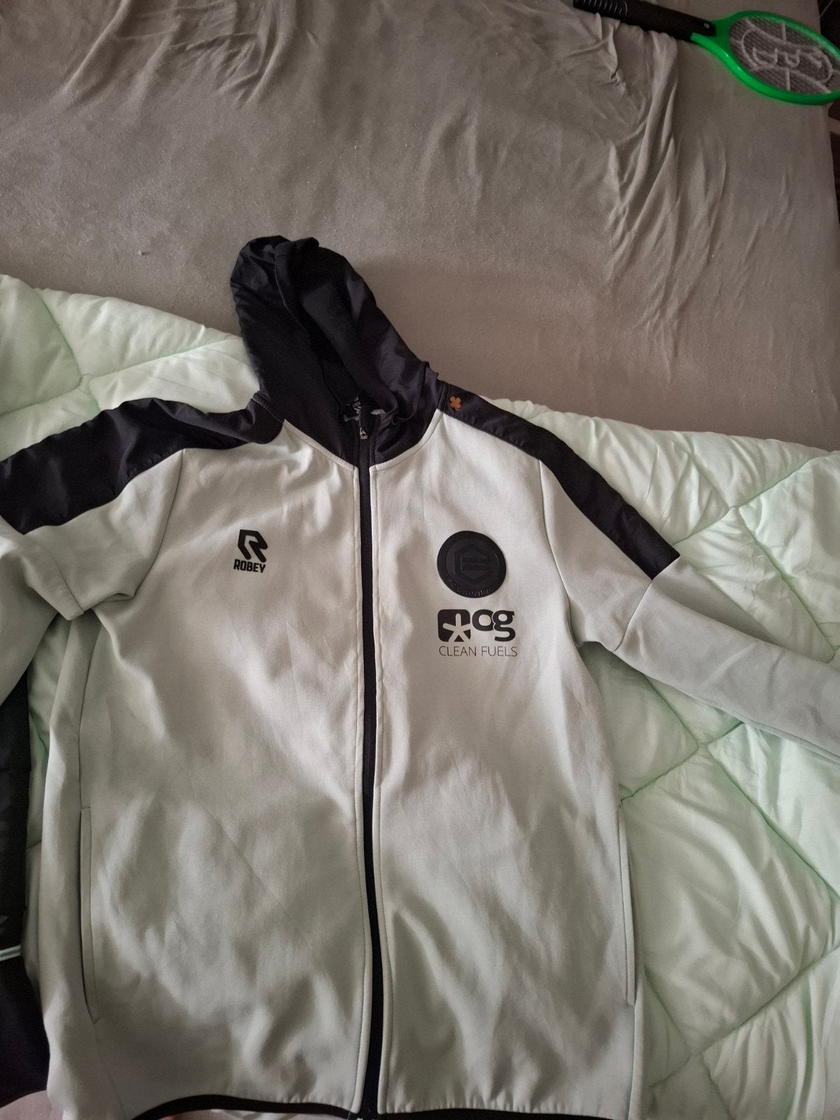 FC Groningen Presentatie Pak - Shirt, Broek (S) & Jasje (M), Ophalen of Verzenden, Zo goed als nieuw, Zwart, Voetbal