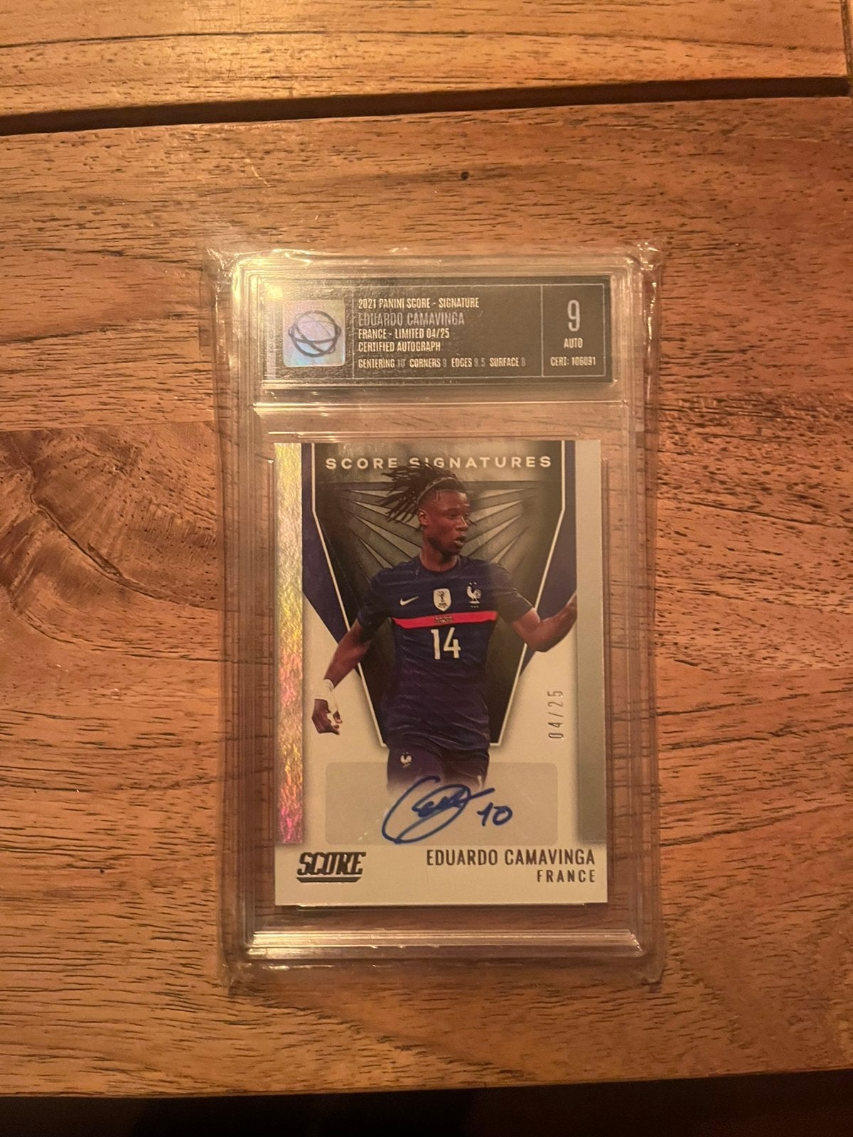 Panini score Eduardo Camavinga 04/25 met handtekening, Verzamelen, Sportartikelen en Voetbal, Ophalen of Verzenden, Zo goed als nieuw