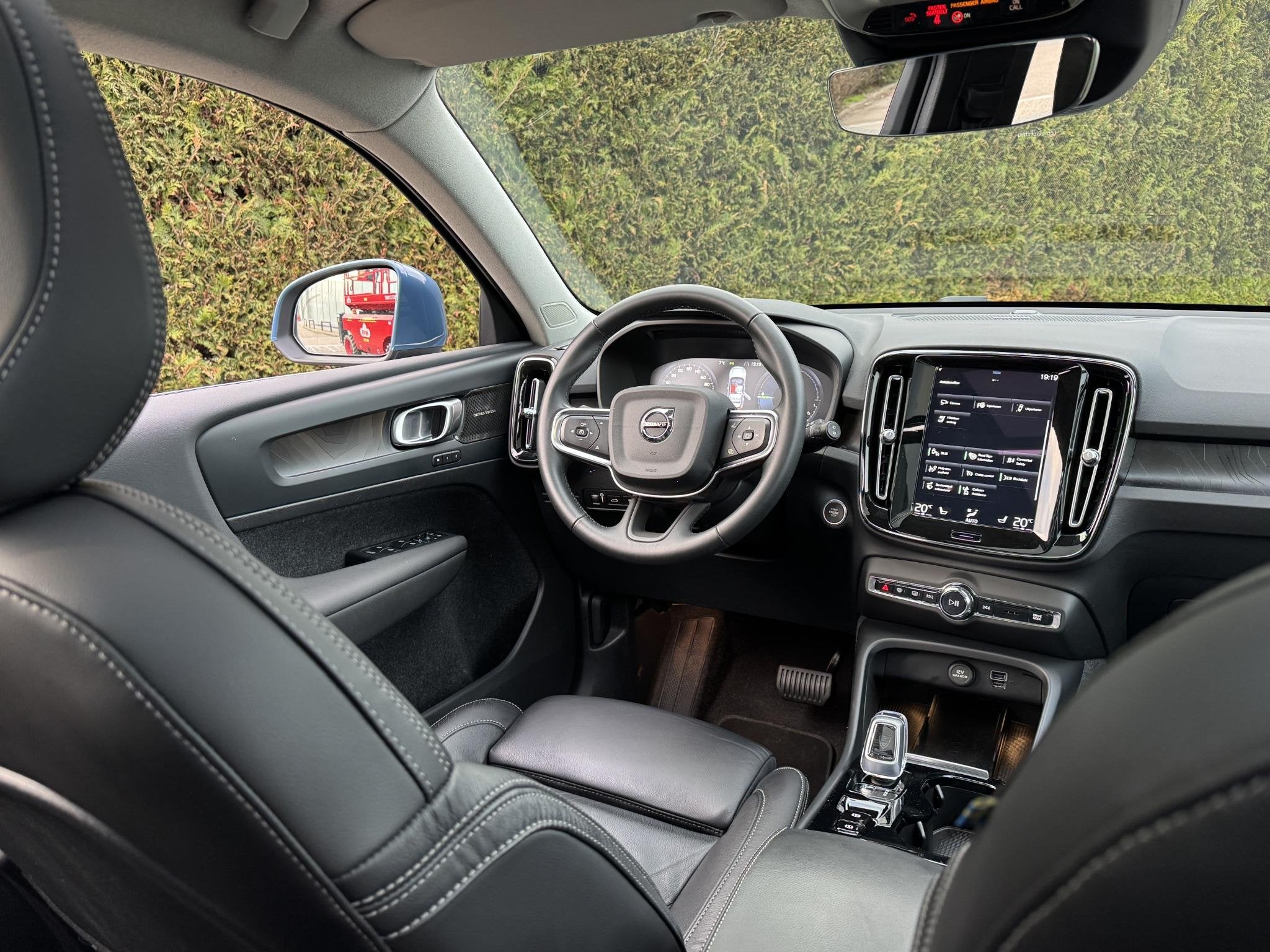 Volvo XC40 T5 Recharge Ultimate Bright | Pilot Assist | BLIS, 12 maanden, Euro 6, 1712 kg, Blauw