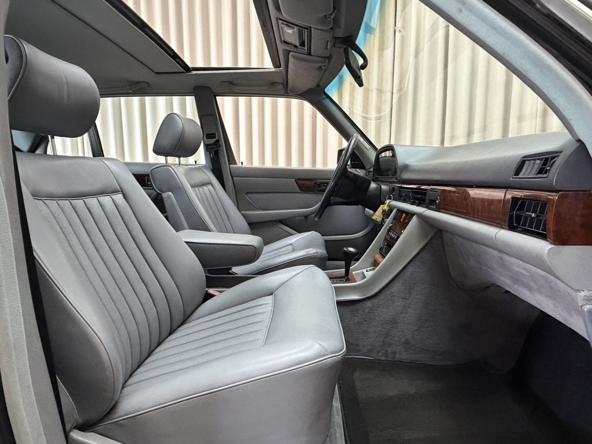 Mercedes-Benz S-Klasse 560 SEL / W126 / 280 PK / Verlengd /, Auto's, Automaat, Achterwielaandrijving, Bedrijf, Grijs