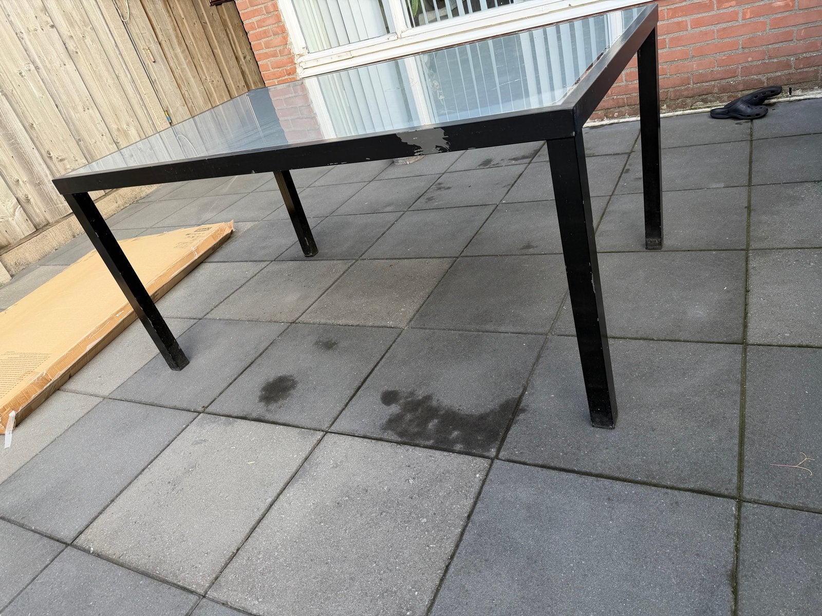Tuin-/eettafel met glazen blad en metalen onderstel, Tuin en Terras, Ophalen, Gebruikt, Rechthoekig, Metaal