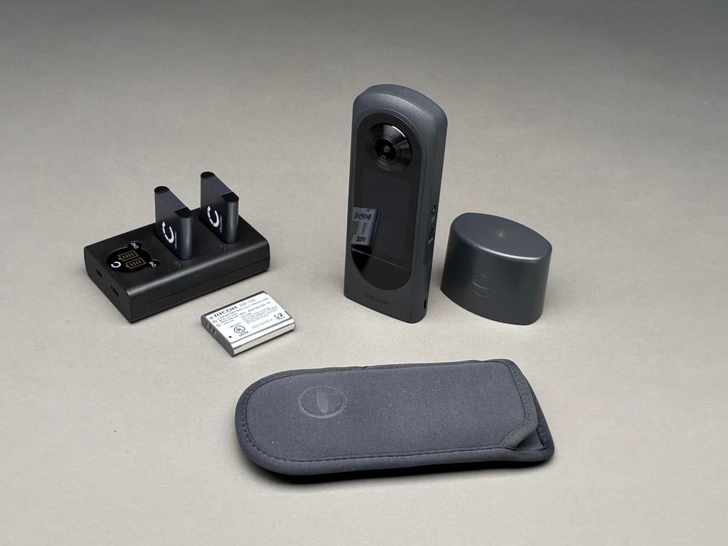 Ricoh Theta X, Compact, 60 Megapixel, Ophalen of Verzenden, Zo goed als nieuw