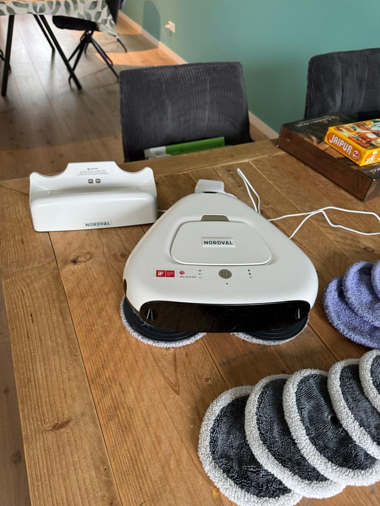 Nordval dweilrobot met 11 paar opzet dweilen, Ophalen of Verzenden, Zo goed als nieuw