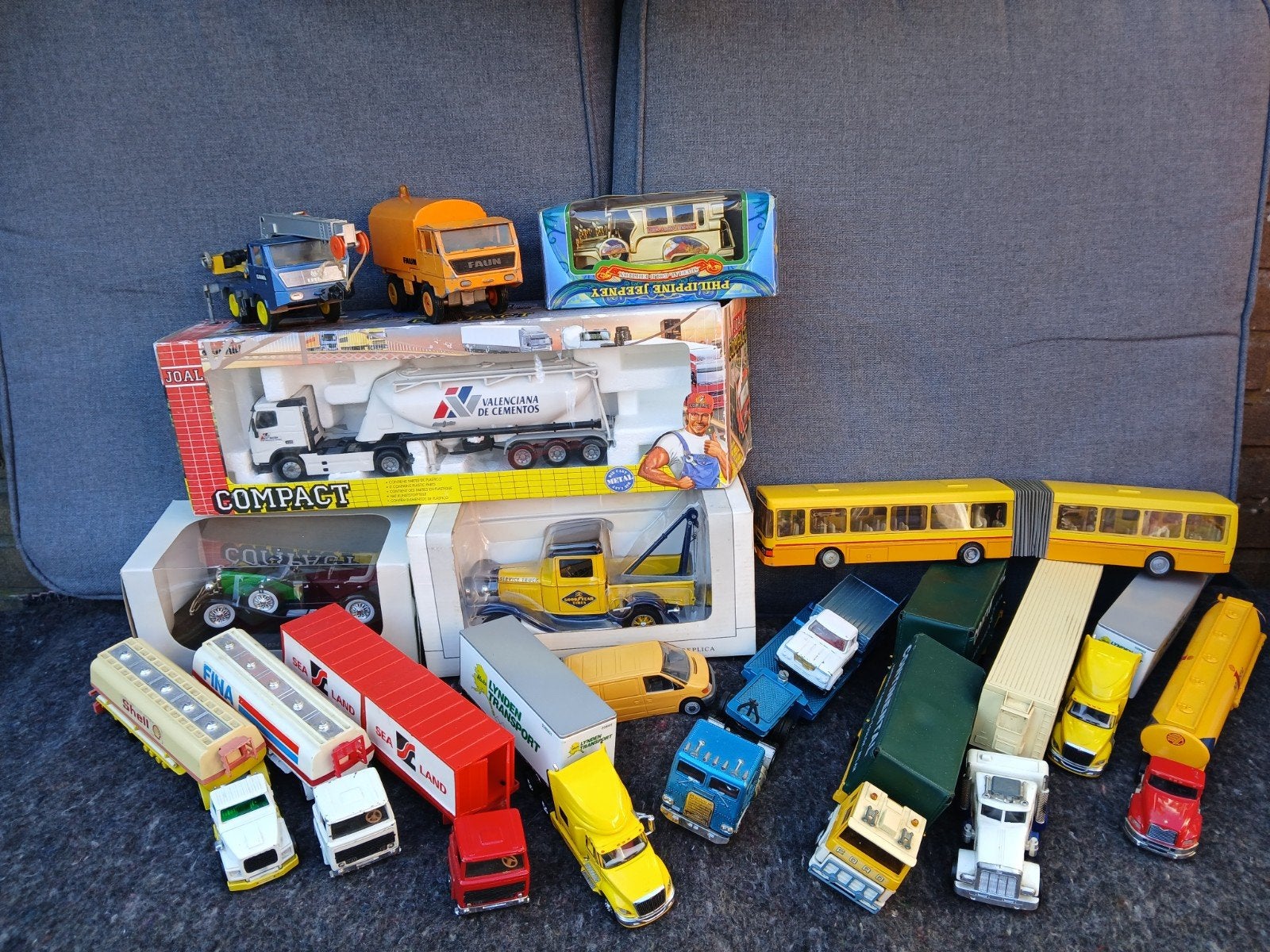 Kavel personenwagen vrachtwagens Matchbox Joal enz, Hobby en Vrije tijd, Ophalen of Verzenden, Bus of Vrachtwagen