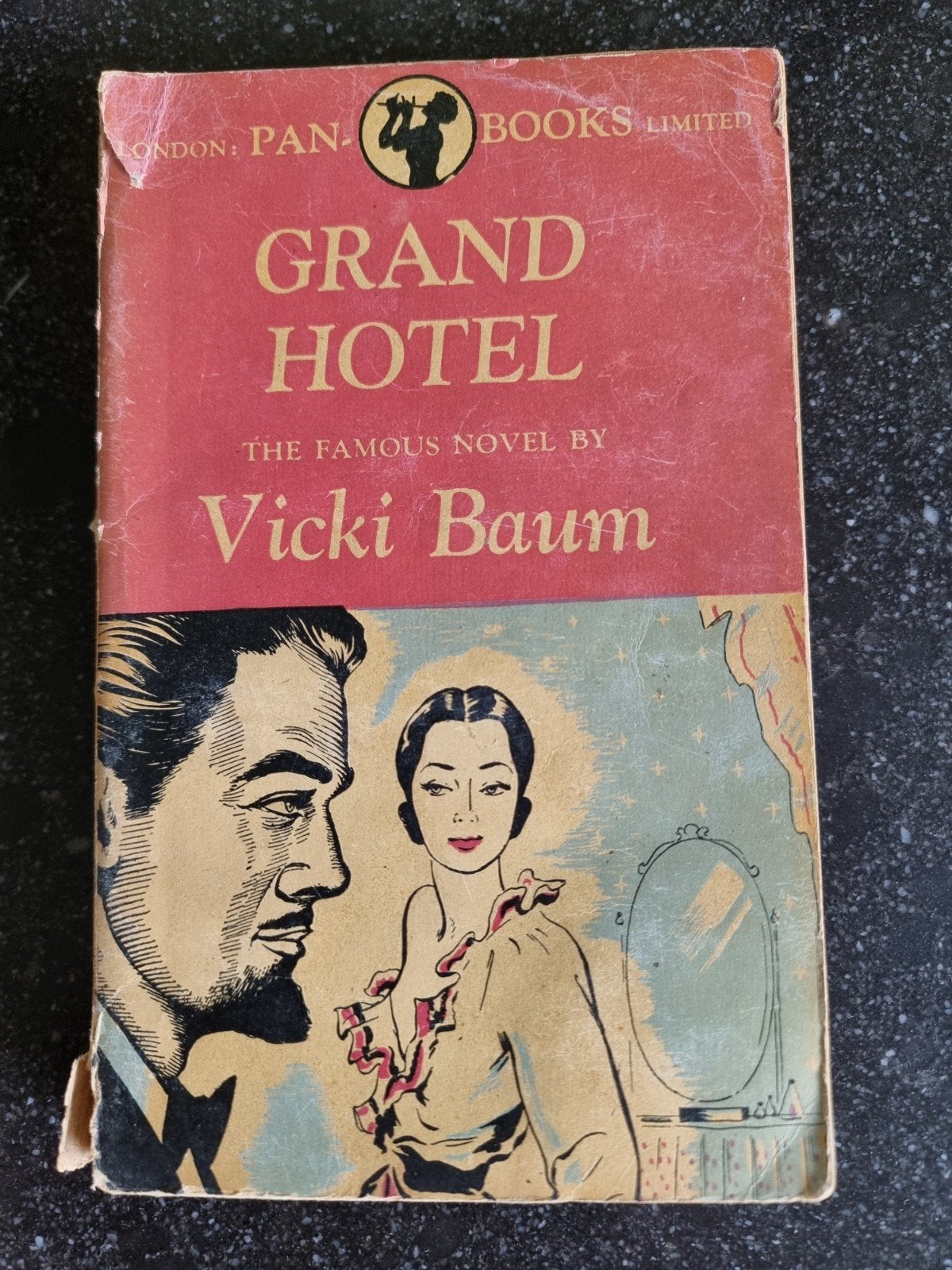 Grand Hotel - Vicki Baum (Pan Books Ltd), Boeken, Literatuur, Verzenden, Gelezen, Vicki Baum, Europa overig
