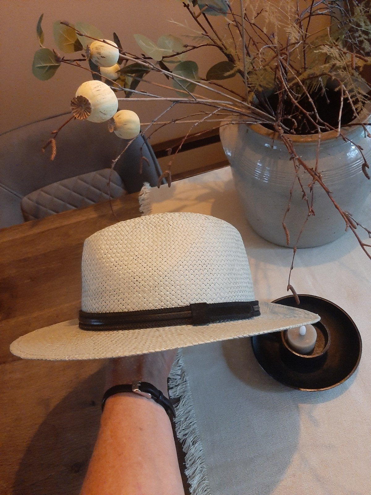 mooi hoedje zand/ licht taupe, Ophalen of Verzenden, Zo goed als nieuw, One size fits all