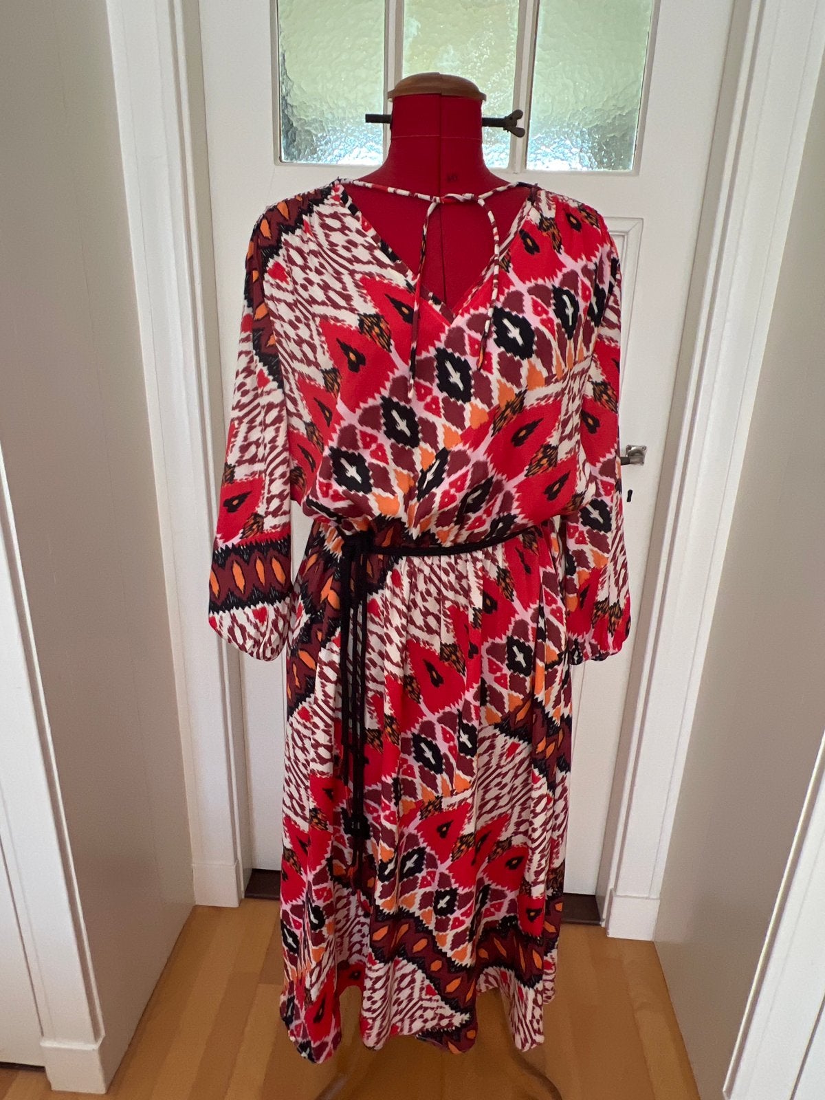 Marc Cain maxi jurk met etnische print mt 6 ,42/44, Kleding | Dames, Maat 42/44 (L), Ophalen of Verzenden, Zo goed als nieuw, Rood