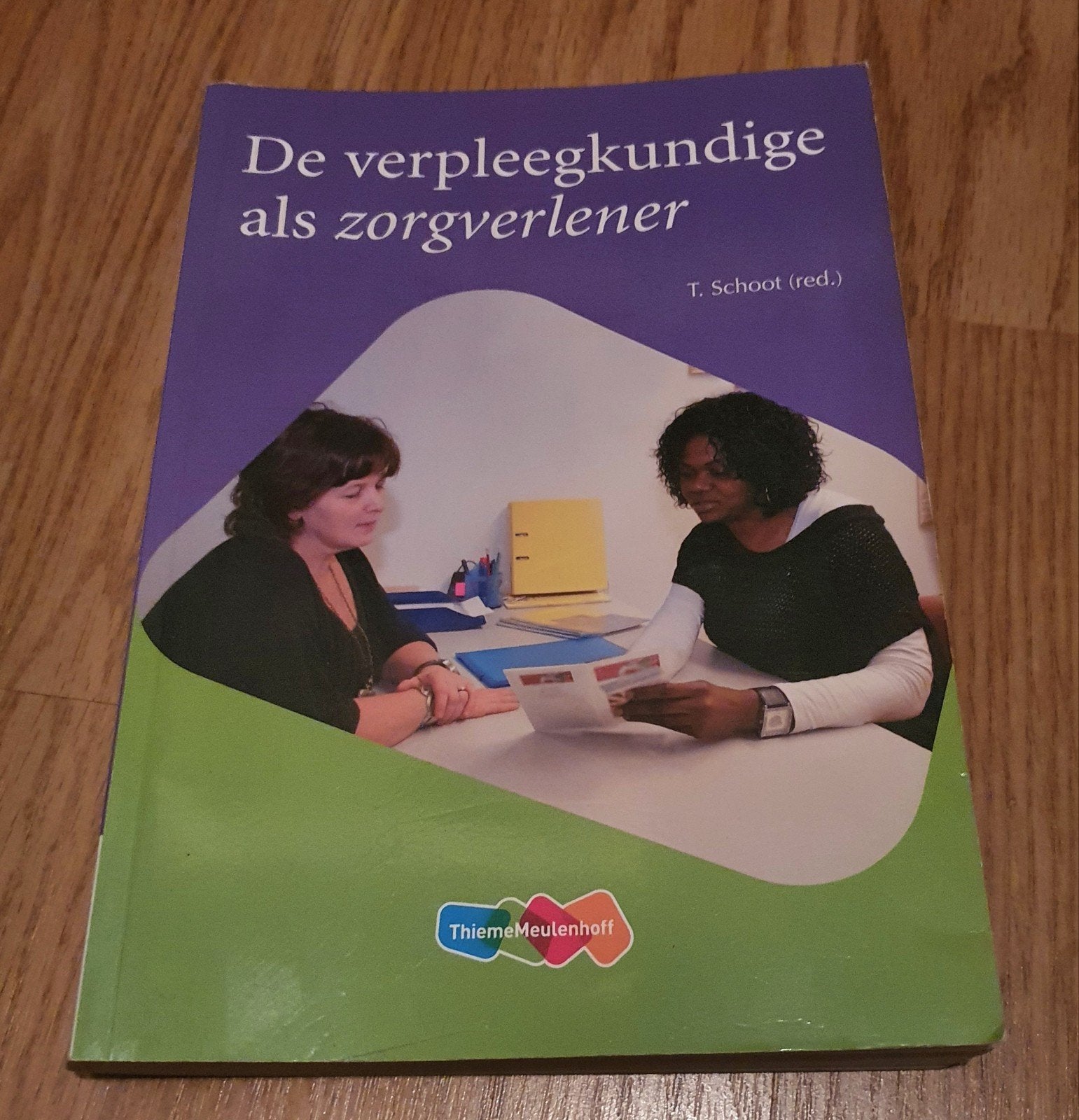Studieboek de verpleegkundige als zorgverlener, Ophalen of Verzenden, Zo goed als nieuw, HBO, ThiemeMeulenhoff