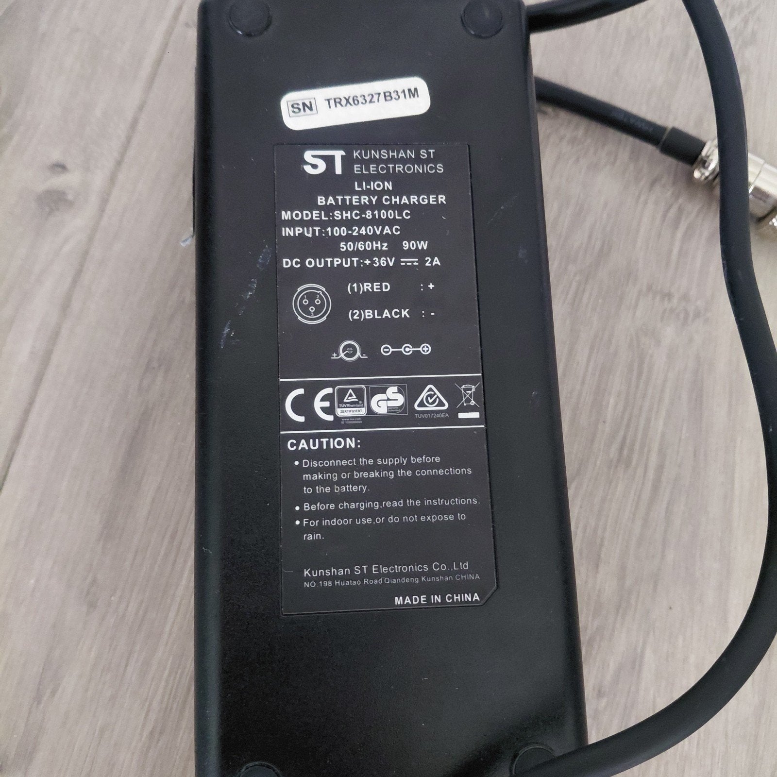 Accu oplader 36V 2A Li-ion (SHC-8100LC), Ophalen of Verzenden, Gebruikt