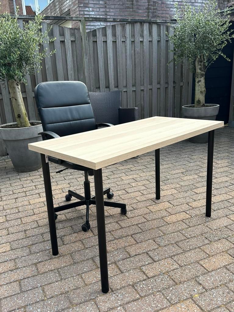 Modern bureau + comfortabele bureaustoel te koop, Huis en Inrichting, Bureaus, Ophalen, Zo goed als nieuw