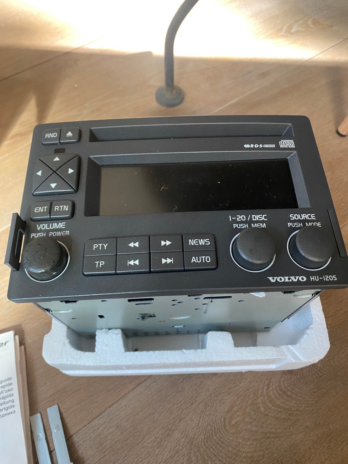 Originele Volvo HU-1205 autoradio/CD-speler, Ophalen of Verzenden, Zo goed als nieuw, Met cd-speler