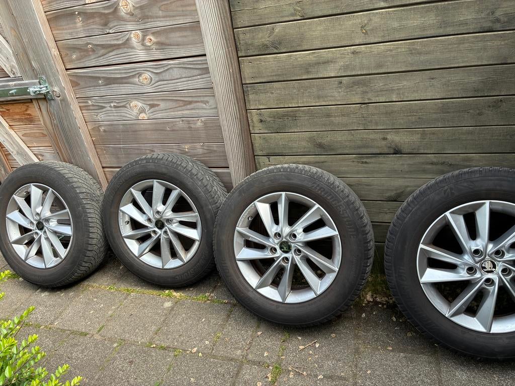 Set Bridgestone winterbanden op lm velgen Skoda Kodiaq, Auto-onderdelen, Banden en Velgen, Ophalen, 16 inch, Winterbanden, Band(en)