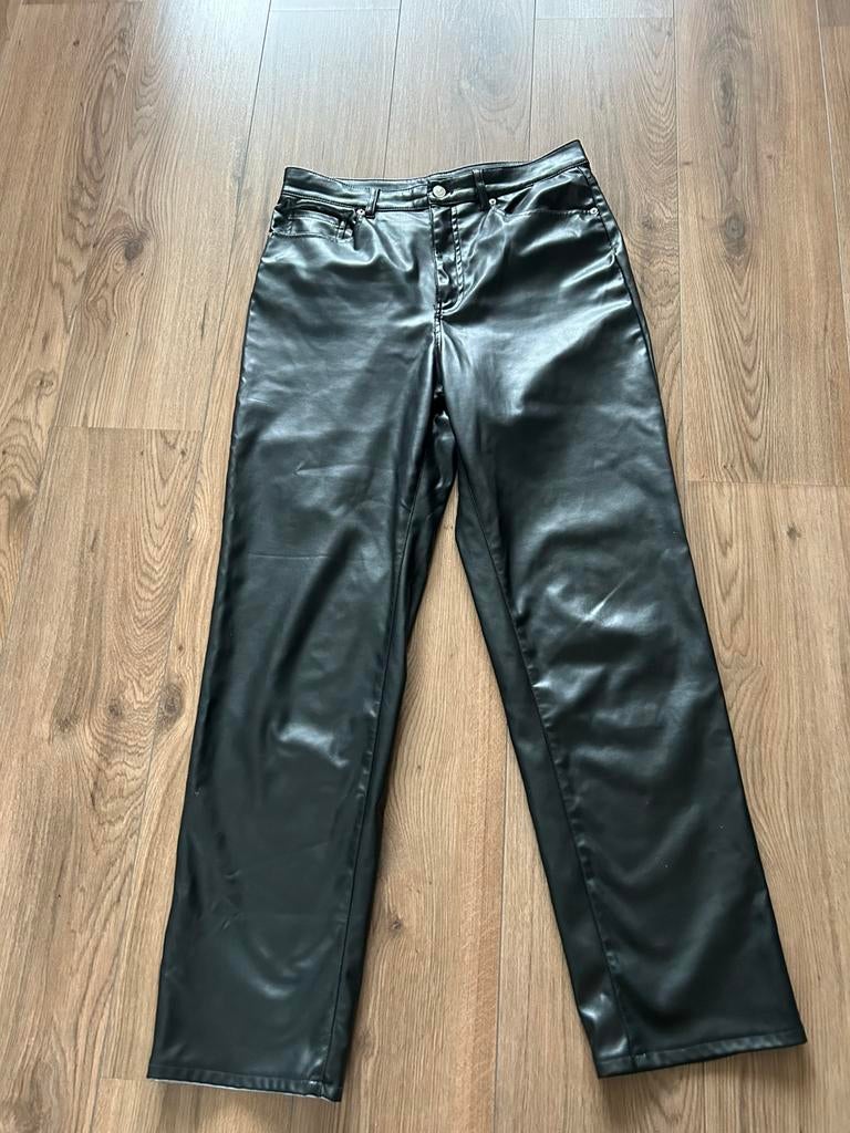 H&M leren broek maat 40, Maat 38/40 (M), Zwart, Ophalen of Verzenden, Zo goed als nieuw