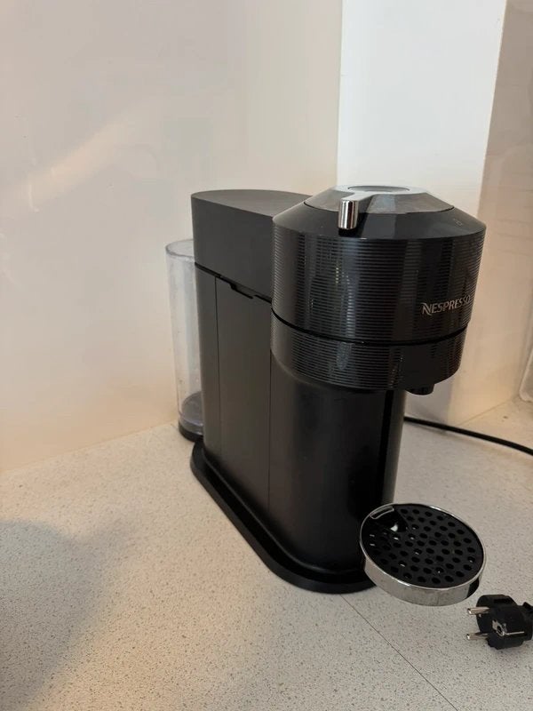 Nespresso Vertuo coffee machine, Witgoed en Apparatuur, Koffiezetapparaten, Ophalen, Zo goed als nieuw, Espresso apparaat