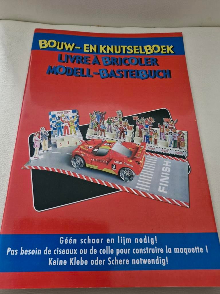 Bouw- en Knutselboek met raceauto, dierentuin en fort., Ophalen of Verzenden