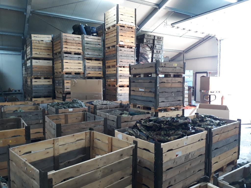Military wholesale palletboxen backpacks slaapzakken en meer, Ophalen of Verzenden, Landmacht, Nederland, Embleem of Badge