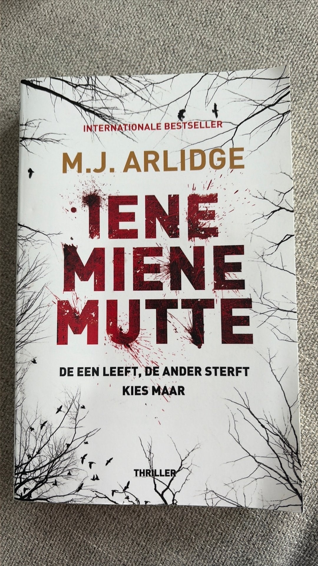 Iene miene mutte, Boeken, Thrillers, Ophalen of Verzenden, Zo goed als nieuw