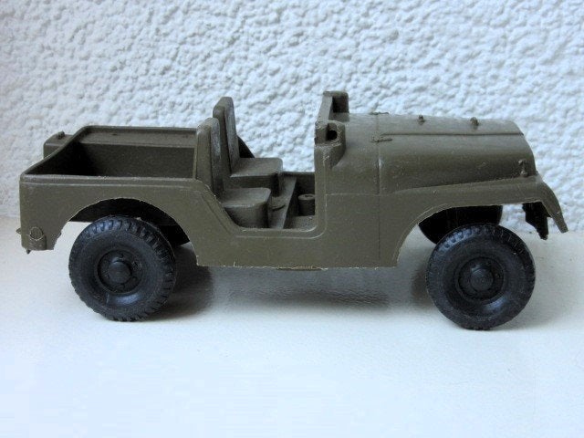 Oude leger plastic Jeep 4x4 autootje - jaren 70 auto, Ophalen of Verzenden, Gebruikt