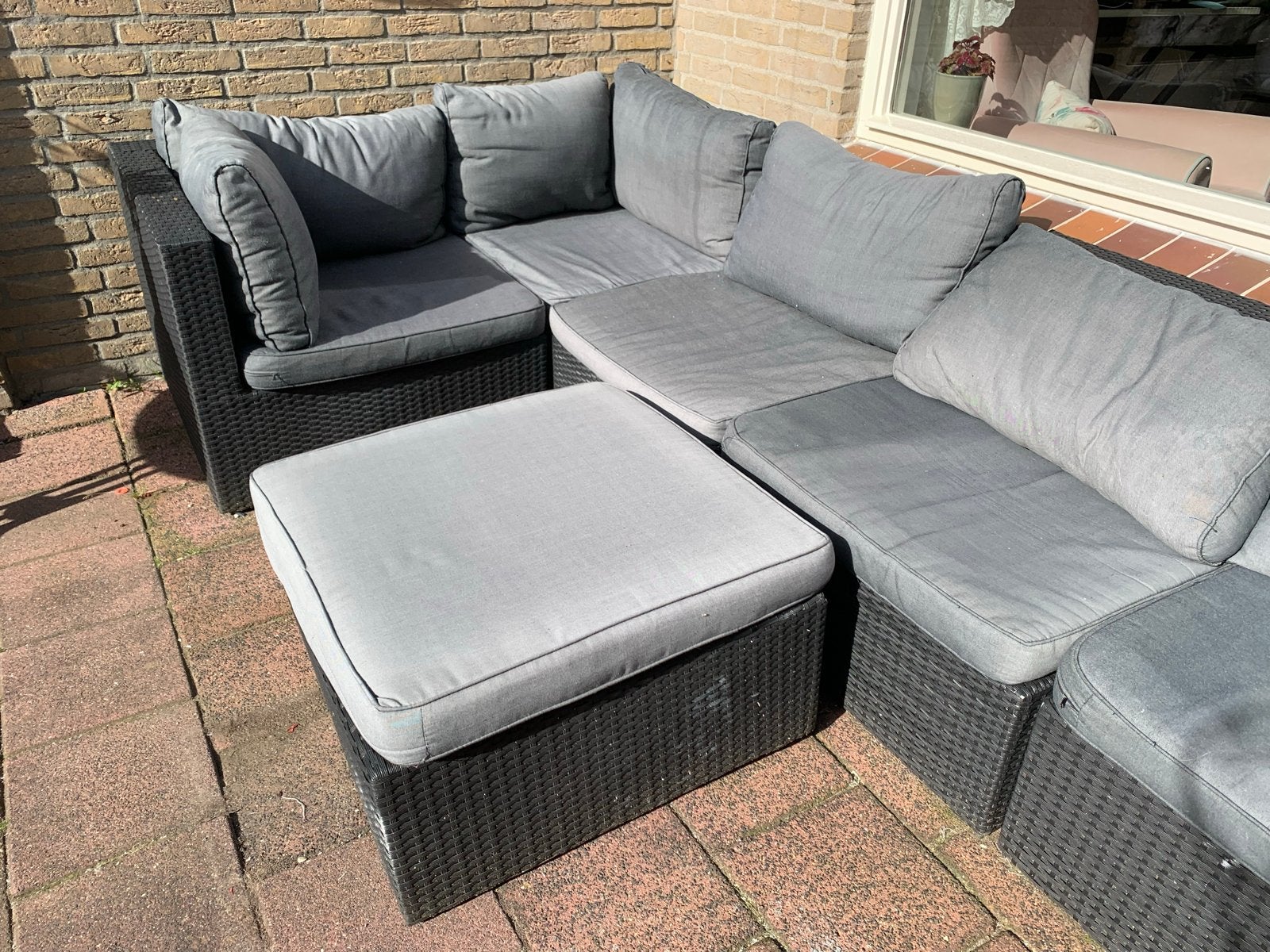 Wicker Loungeset met Hocker - Grijs Kussens, Ophalen, 5 zitplaatsen, Gebruikt, Loungeset