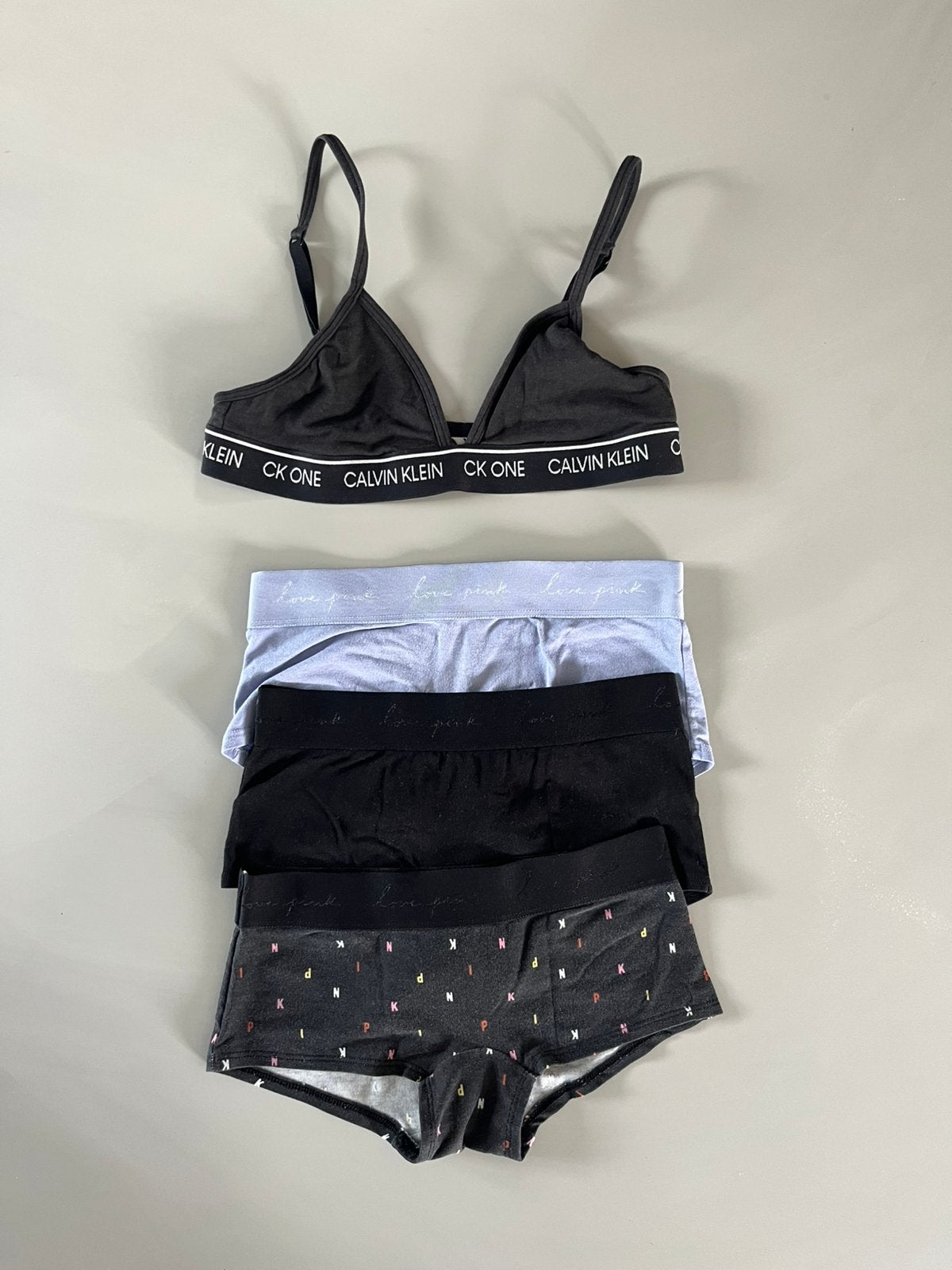 Ondergoed setje Calvin Klein & Victoria’s Secret XS, Kleding | Dames, Ondergoed en Lingerie, Ophalen of Verzenden, Zwart, Slip
