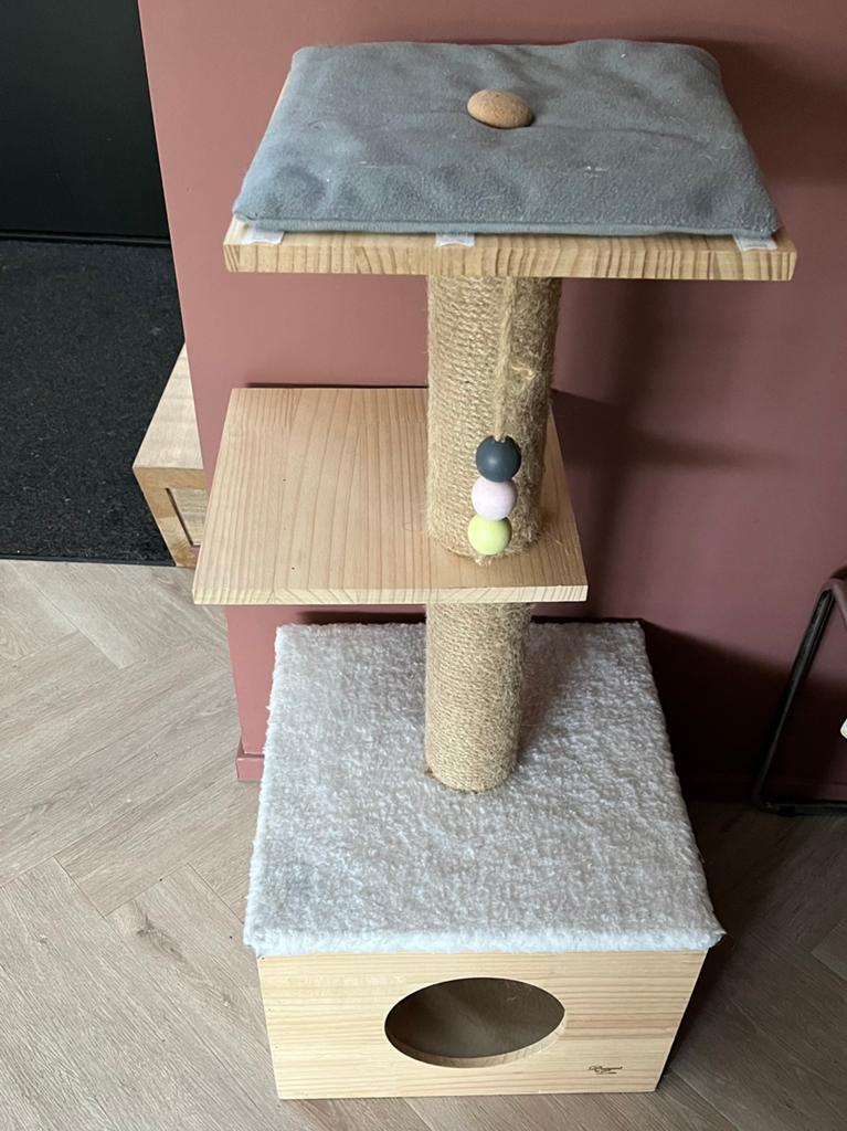 Mooie nieuwe krap/ ligplaatsje voot kat., Dieren en Toebehoren, Ophalen of Verzenden, Zo goed als nieuw, Krabpaal