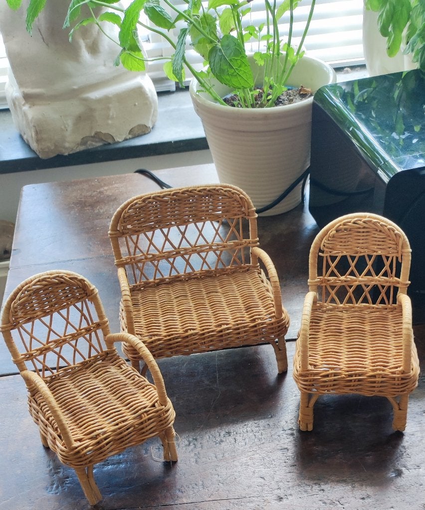 Speelgoed poppen vintage bankstelletje rotan, Ophalen, Gebruikt, Overige typen