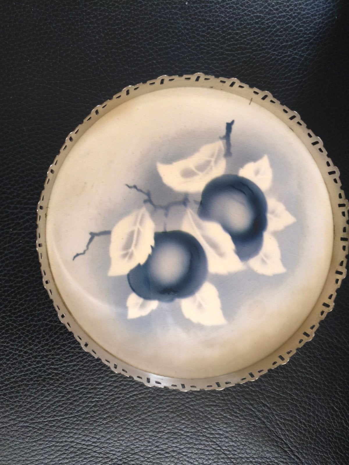 Vintage Schaal met Pruimen Decor - 17 cm Diameter, Ophalen of Verzenden