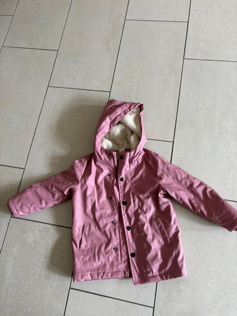 Roze regenjas van de Hema maat 98/104., Ophalen of Verzenden, Gebruikt, Meisje, Jas