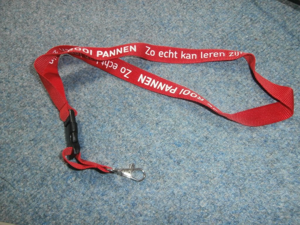 Sleutelhanger rood nieuw De rooi pannen keykoord keycord, Verzamelen, Sleutelhangers, Ophalen of Verzenden, Nieuw, Merk