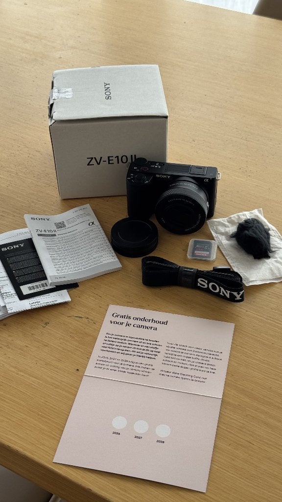 Sony ZV-E10 II + Small Rig + SD-kaart — als nieuw, Audio, Tv en Foto, Geheugenkaart, Ophalen of Verzenden, Zo goed als nieuw, Bluetooth