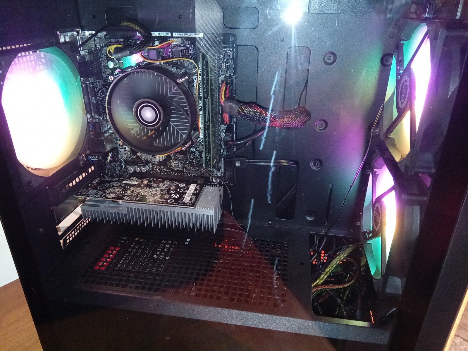 Bughet ⁹Gaming PC Intel i5-8500, 16GB RAM, geheugen SSD, Ophalen, Met monitor, 232.9 GB SSD, Zo goed als nieuw