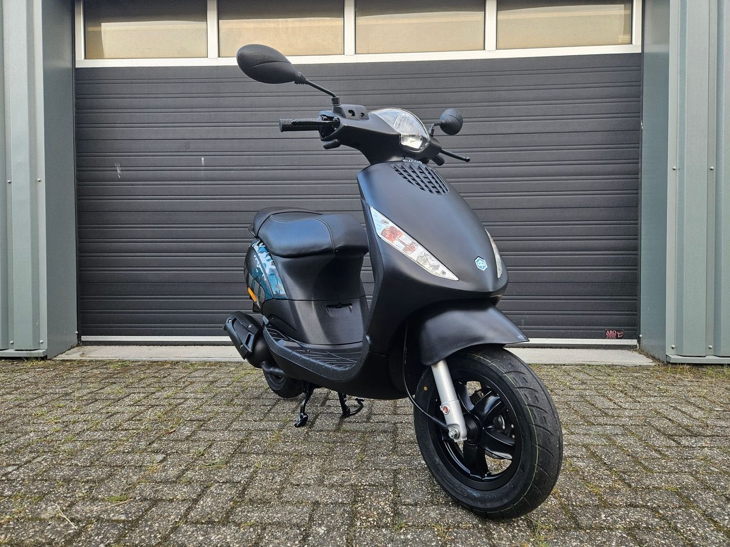 PIAGGIO  ZIP 50 2T BJ2015 MAT ZWART 2375KM NL TOPSTAAT!!, Onbekend, Ophalen of Verzenden, Zo goed als nieuw, Onbekend