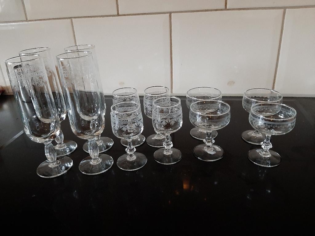 I2 vintage glazen, in jaren 70 gekocht bij de Bijenkorf, Glas of Glazen, Ophalen of Verzenden, Overige stijlen, Glas