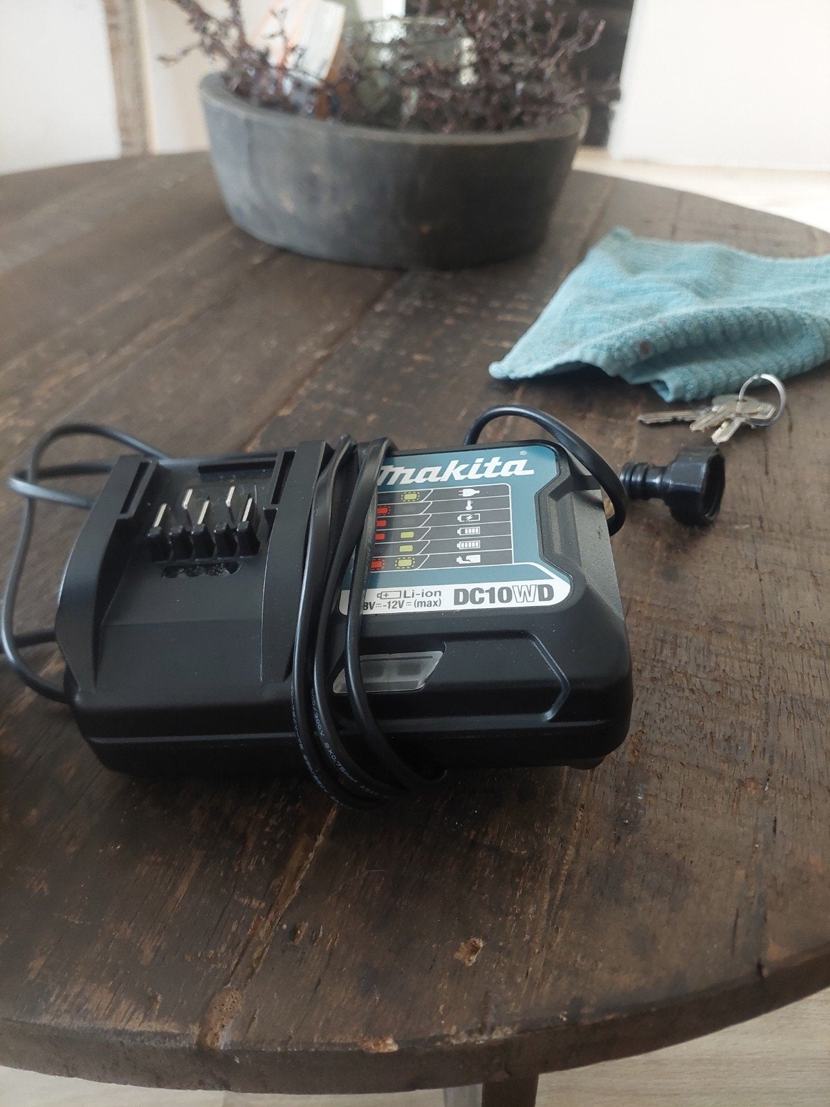 Makita 12V Accu Schroefmachine met Lader en Accu, Ophalen, Gebruikt, Minder dan 400 watt, Boor- en Schroefmachine