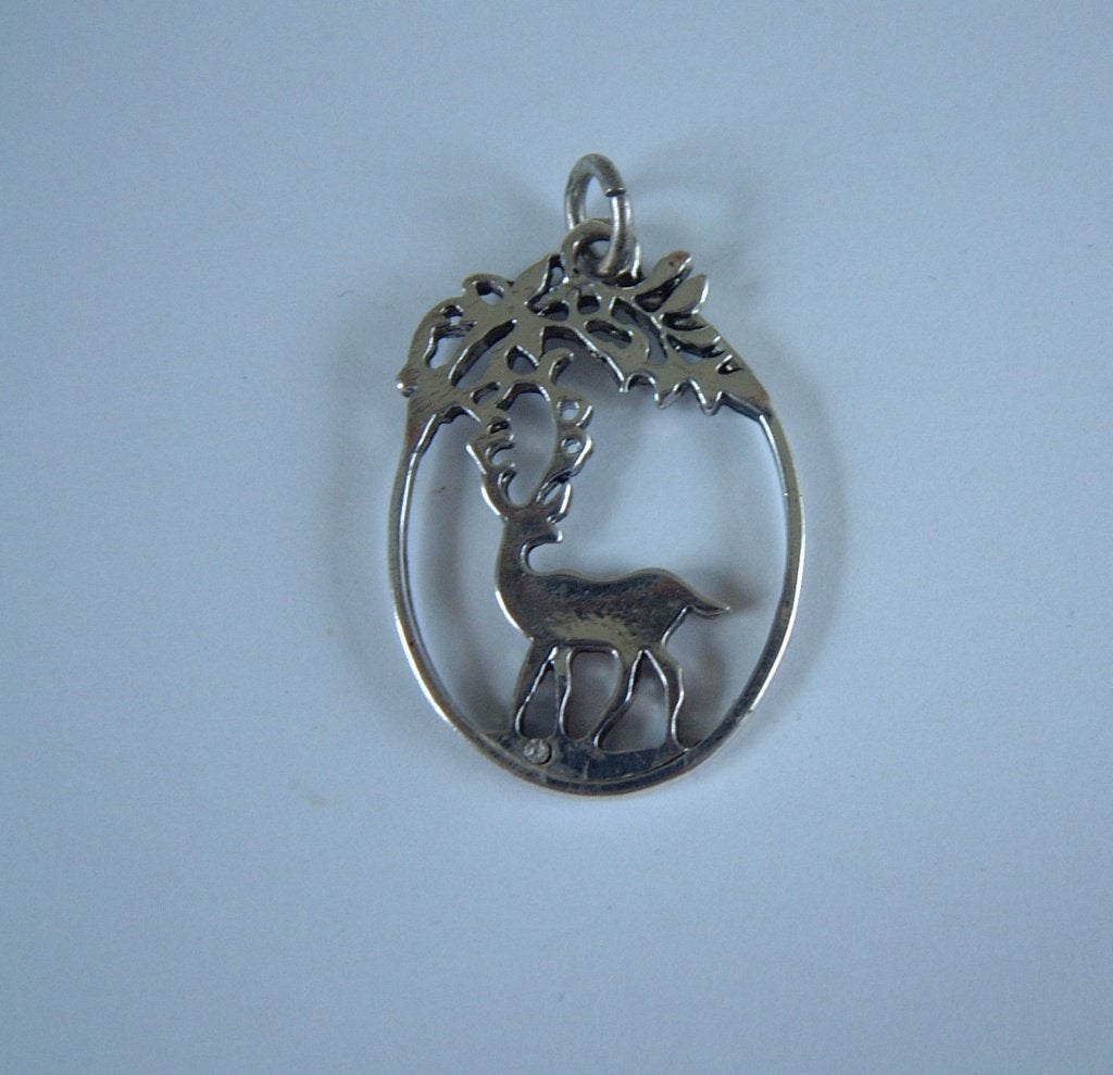 sierlijk hangertje hanger met hertje hert, Ophalen of Verzenden, Zo goed als nieuw, Zilver, Overige materialen