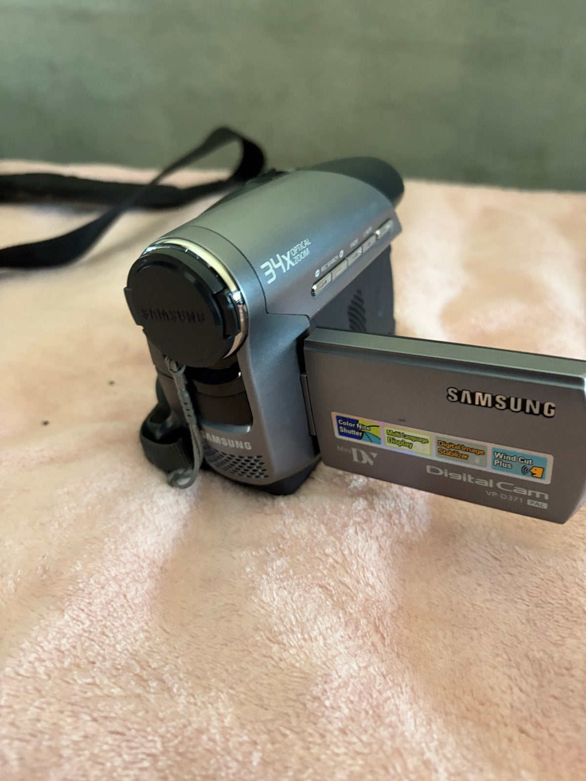 Digitale camcorder Samsung VP-D371 met tas en accessoires, Mini dv, Gebruikt, 20x of meer, Ophalen of Verzenden