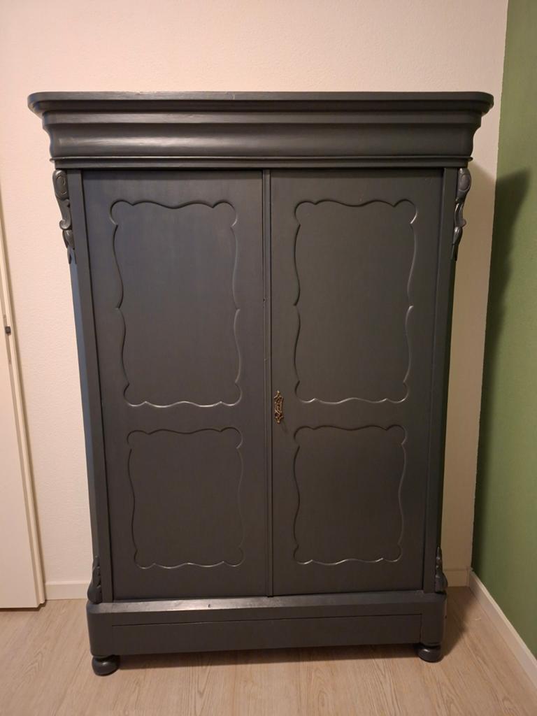 Antieke Biedermeier kast, Ophalen