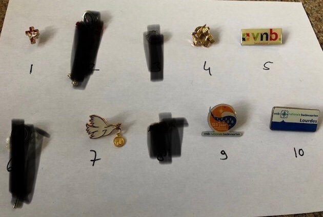 Pins B, Ophalen of Verzenden, Zo goed als nieuw, Overige onderwerpen, Speldje of Pin